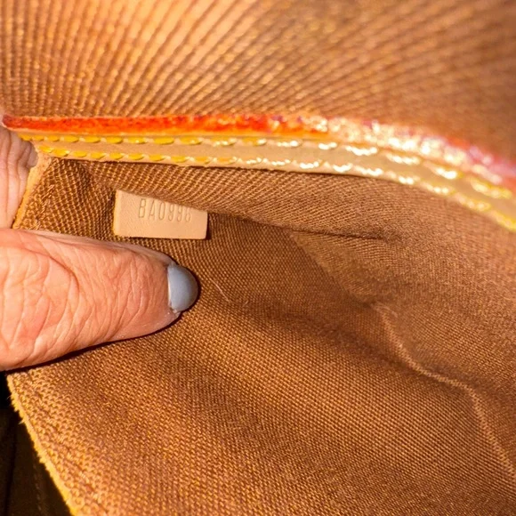 Louis Vuitton Vintage Alma Brown Monogram Handbag - Picture 9 of 10